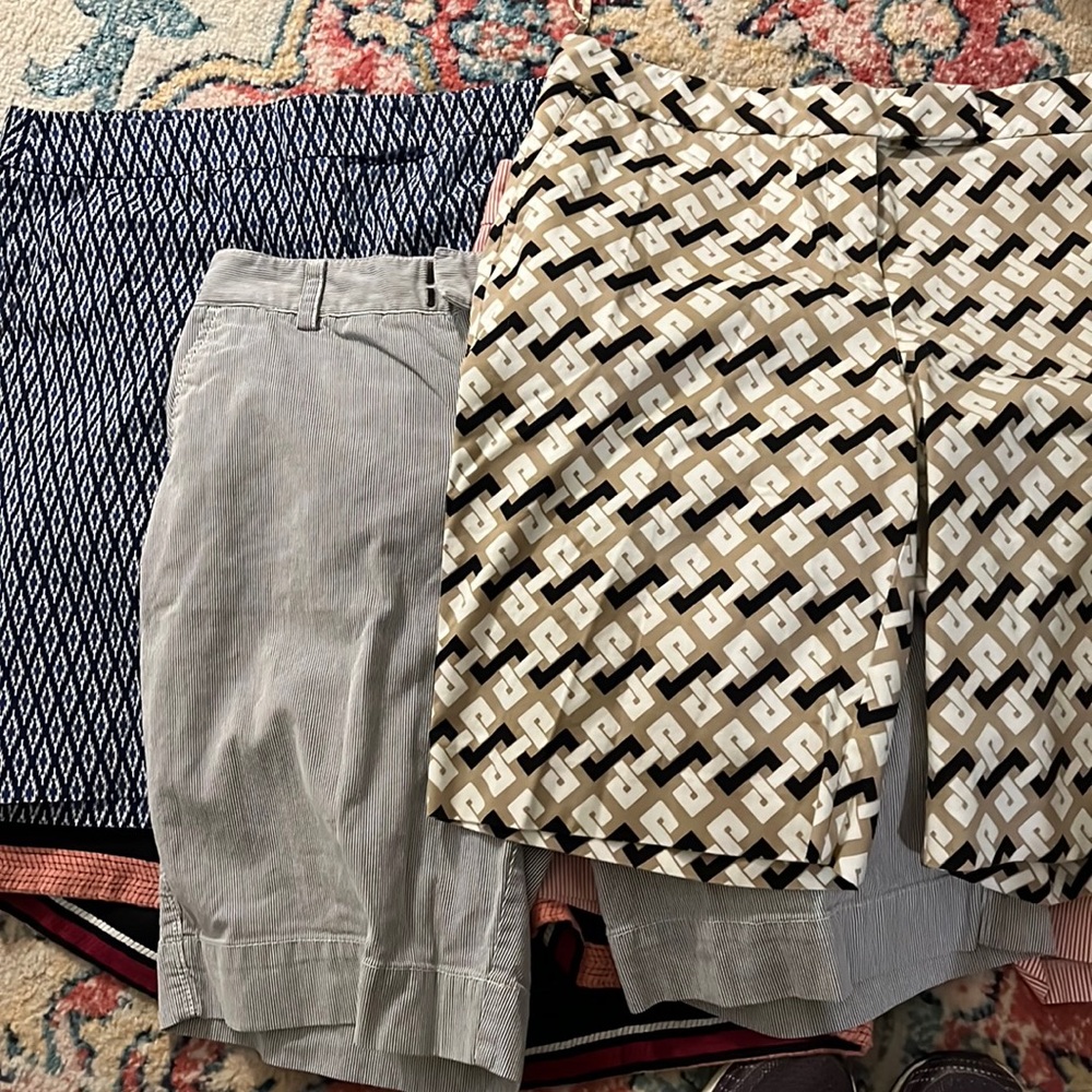 How many shorts? Alll the shorts! 7 pairs!